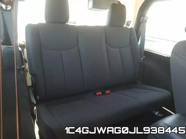 1C4GJWAG0JL938445_6.webp