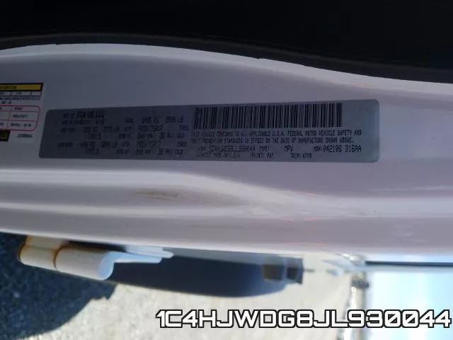 1C4HJWDG8JL930044_10.webp
