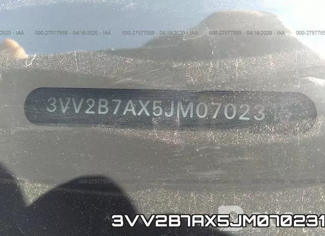 3VV2B7AX5JM070231_9.webp