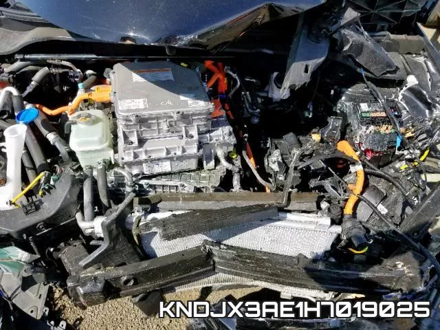 KNDJX3AE1H7019025_7.webp