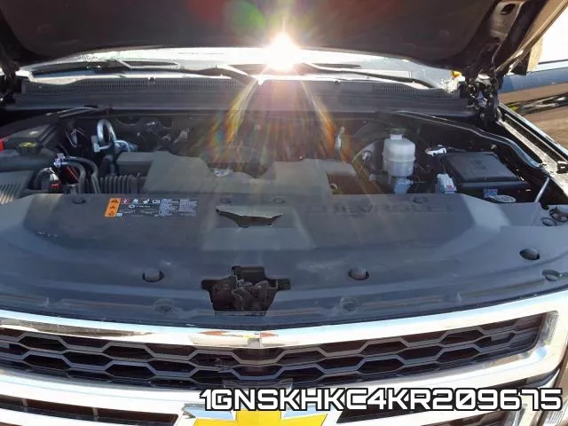 1GNSKHKC4KR209675_7.webp