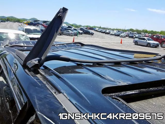 1GNSKHKC4KR209675_9.webp