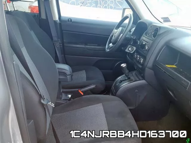1C4NJRBB4HD163700_5.webp