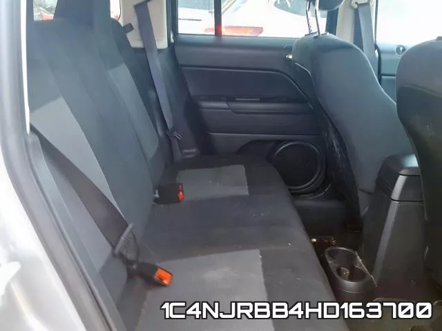 1C4NJRBB4HD163700_6.webp