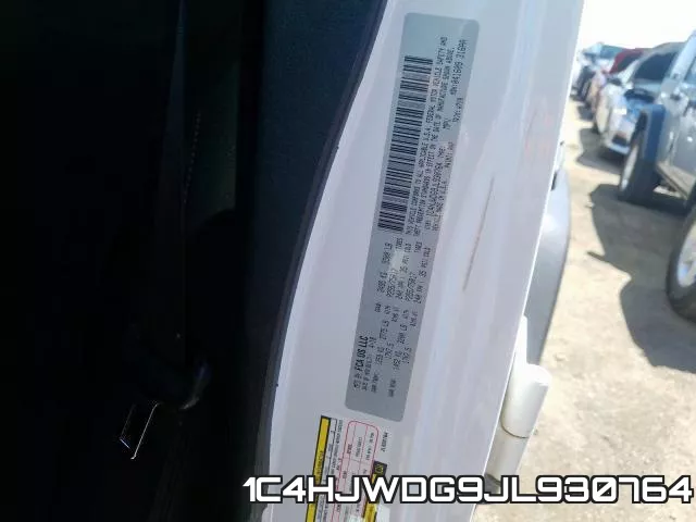 1C4HJWDG9JL930764_10.webp