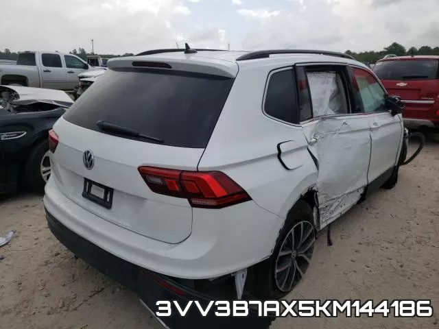3VV3B7AX5KM144186_4.webp
