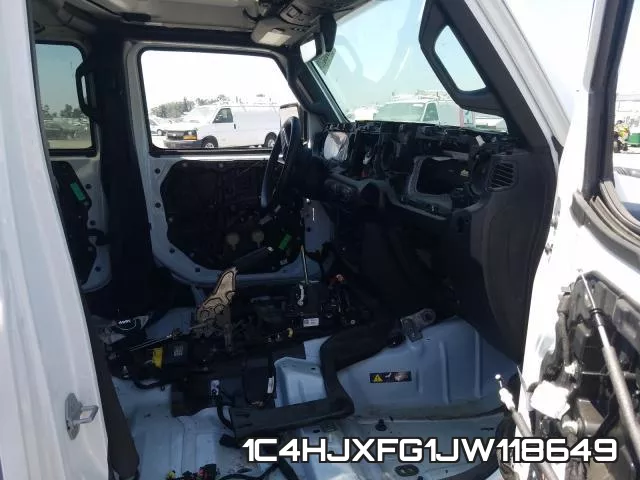1C4HJXFG1JW118649_5.webp