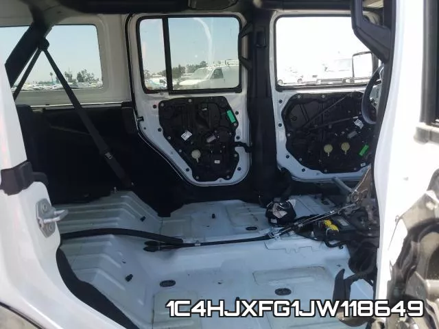 1C4HJXFG1JW118649_6.webp