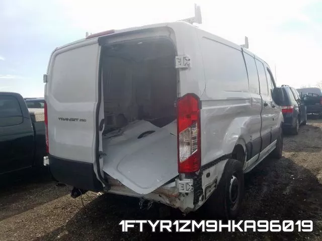 1FTYR1ZM9HKA96019_4.webp