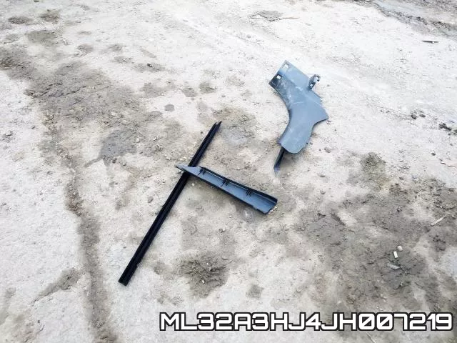 ML32A3HJ4JH007219_9.webp