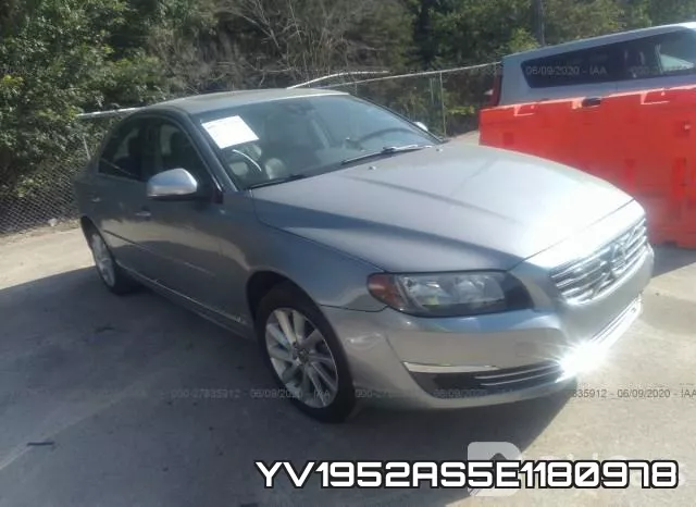 YV1952AS5E1180978