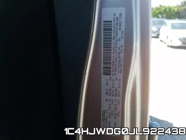 1C4HJWDG0JL922438_10.webp