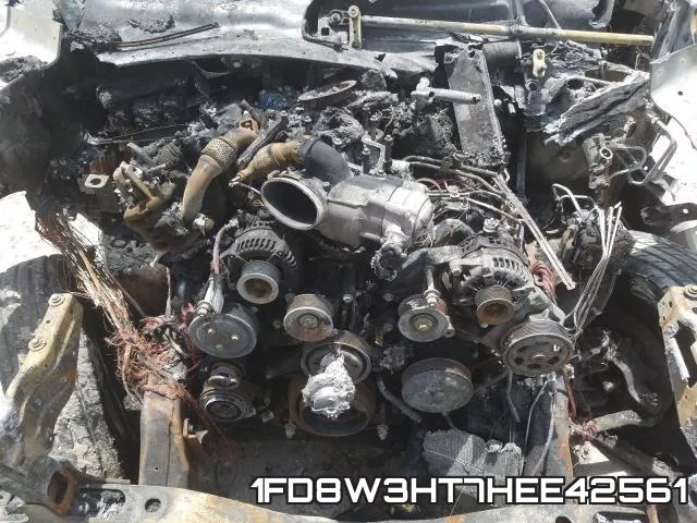 1FD8W3HT7HEE42561_7.webp