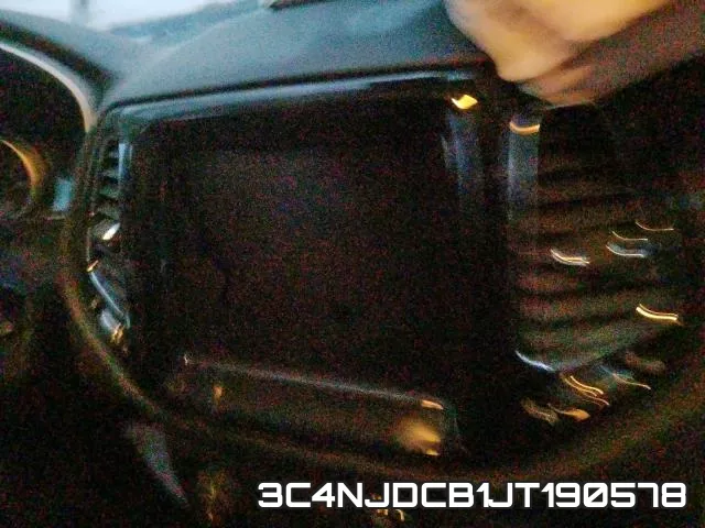 3C4NJDCB1JT190578_9.webp