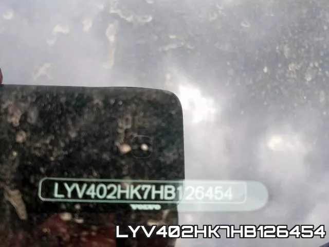 LYV402HK7HB126454_10.webp