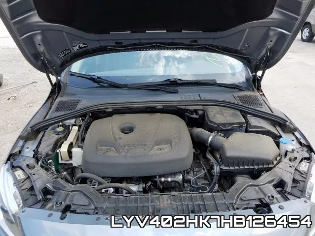 LYV402HK7HB126454_7.webp