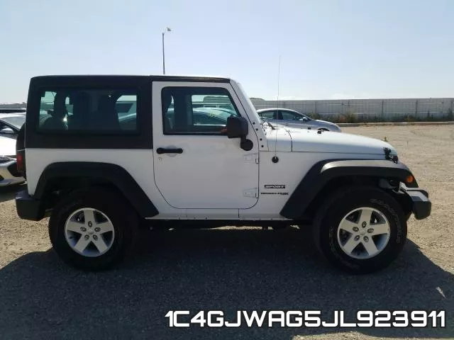 1C4GJWAG5JL923911_9.webp