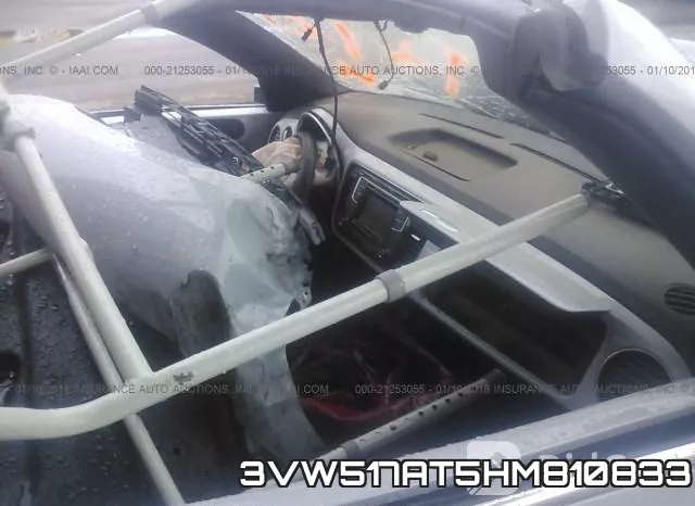 3VW517AT5HM810833_5.webp