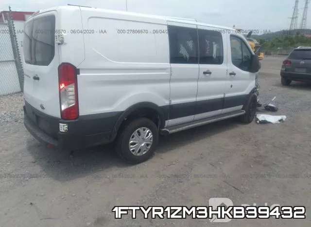 1FTYR1ZM3HKB39432_4.webp