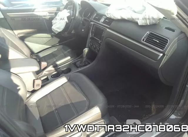 1VWDT7A32HC078068_5.webp