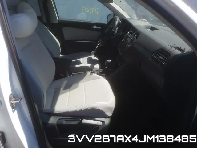 3VV2B7AX4JM138485_5.webp