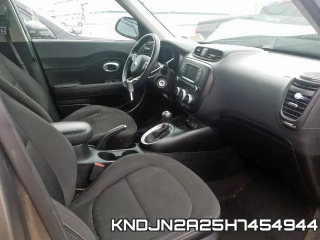 KNDJN2A25H7454944_5.webp
