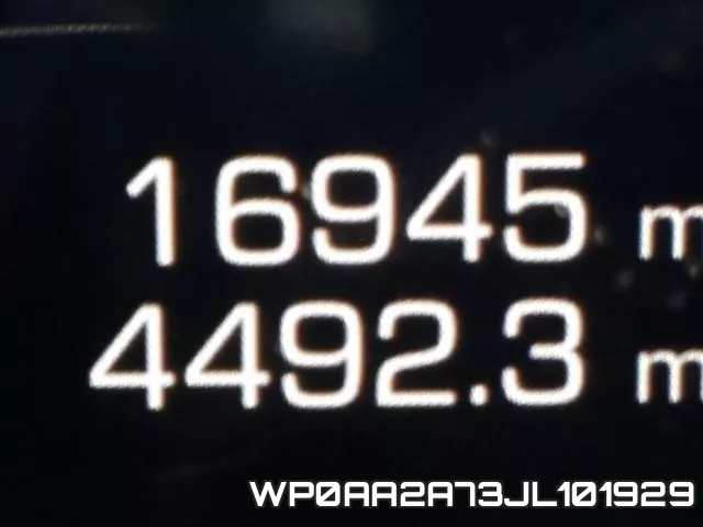 WP0AA2A73JL101929_8.webp