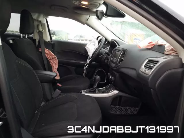 3C4NJDAB8JT131997_5.webp