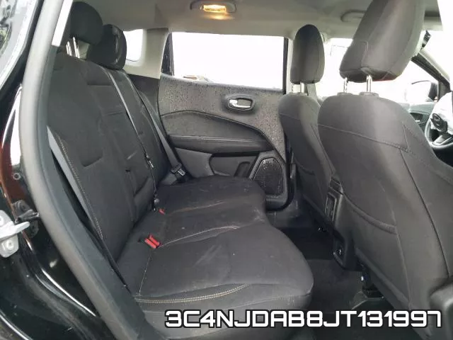 3C4NJDAB8JT131997_6.webp