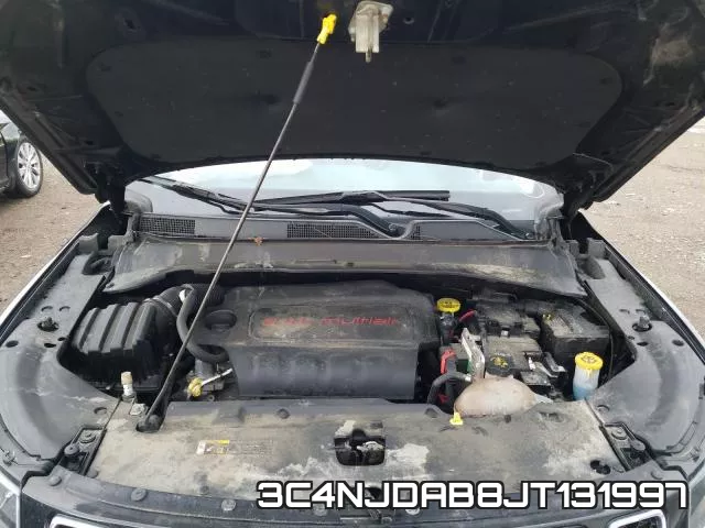 3C4NJDAB8JT131997_7.webp