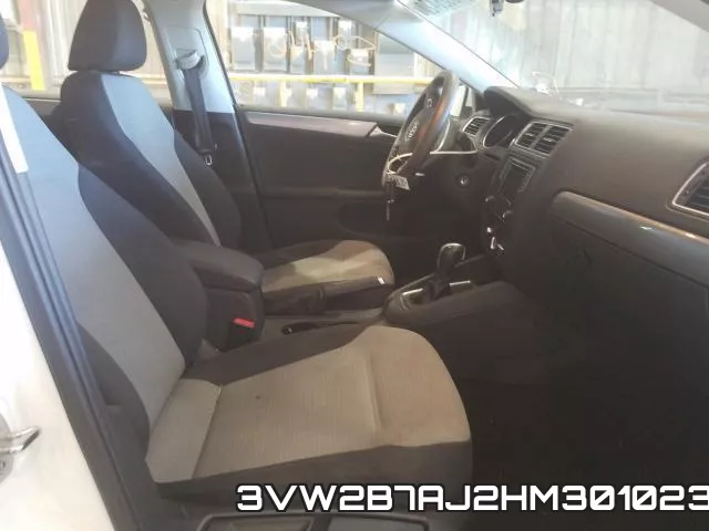 3VW2B7AJ2HM301023_5.webp