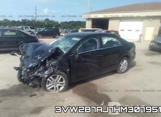 3VW2B7AJ7HM307951_2.webp