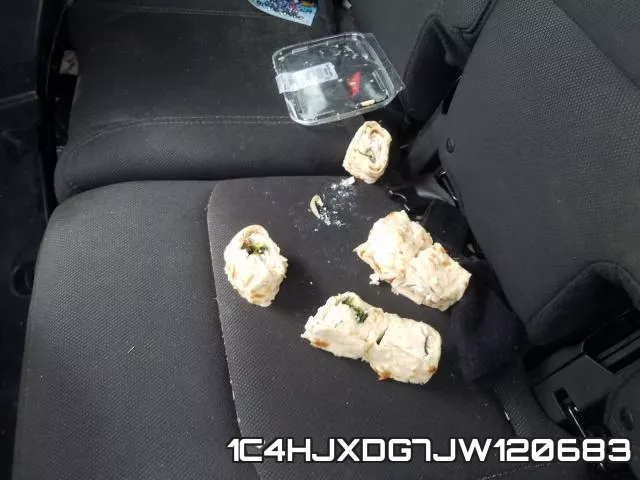 1C4HJXDG7JW120683_9.webp