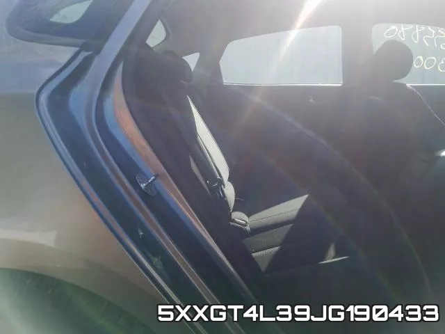 5XXGT4L39JG190433_6.webp