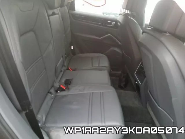 WP1AA2AY3KDA05074_6.webp