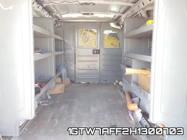 1GTW7AFF2H1300703_6.webp