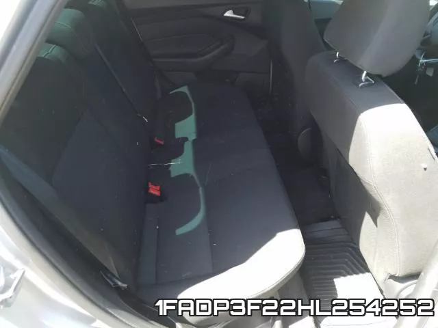 1FADP3F22HL254252_6.webp