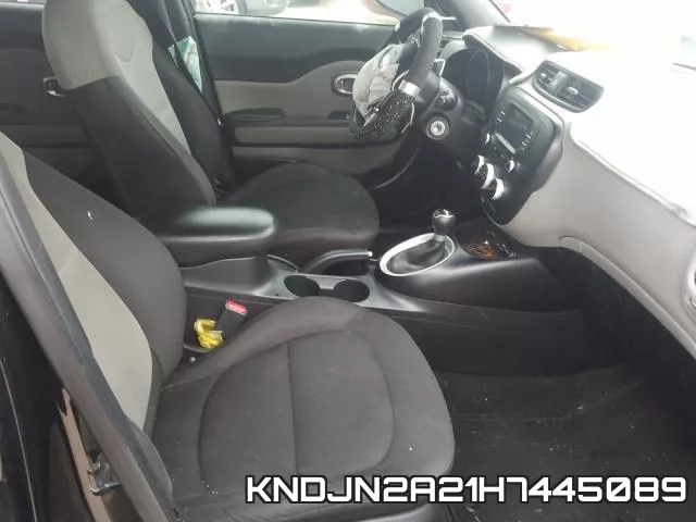 KNDJN2A21H7445089_5.webp