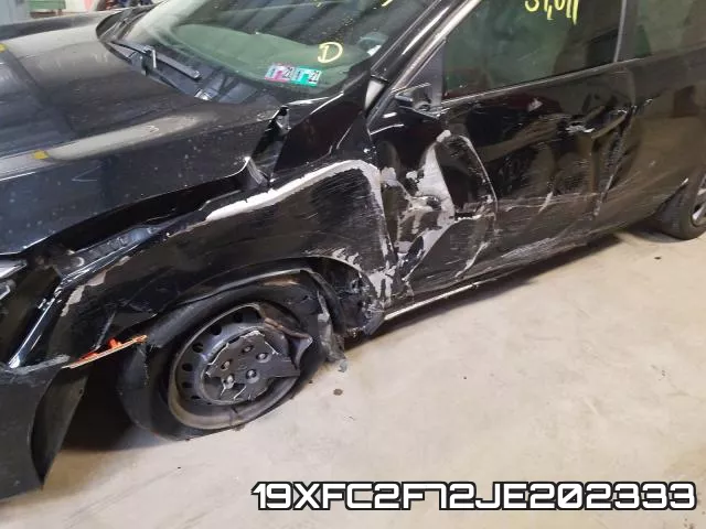 19XFC2F72JE202333_9.webp