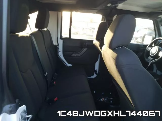 1C4BJWDGXHL744067_6.webp