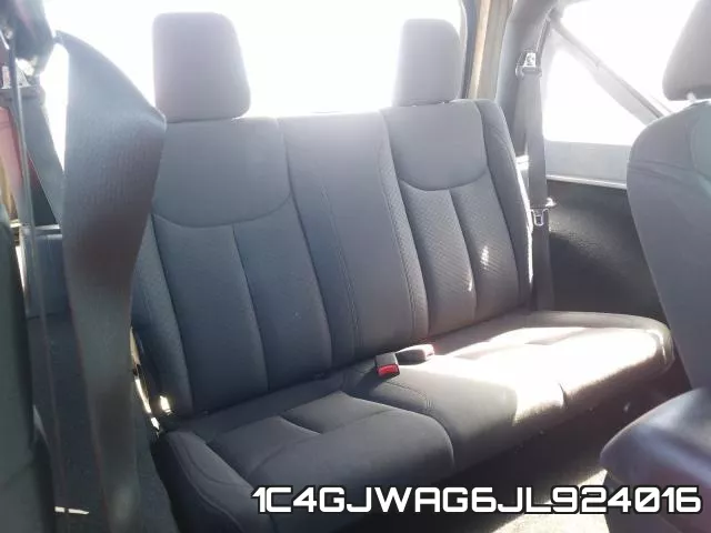 1C4GJWAG6JL924016_6.webp