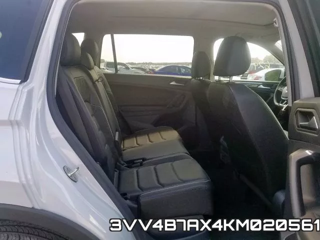 3VV4B7AX4KM020561_6.webp