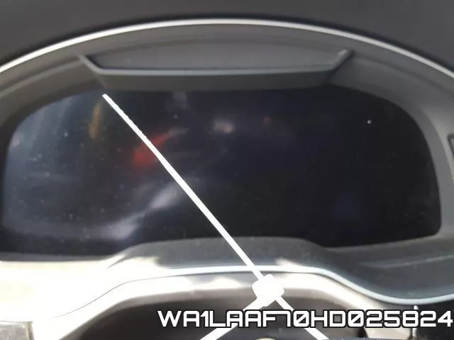 WA1LAAF70HD025824_8.webp