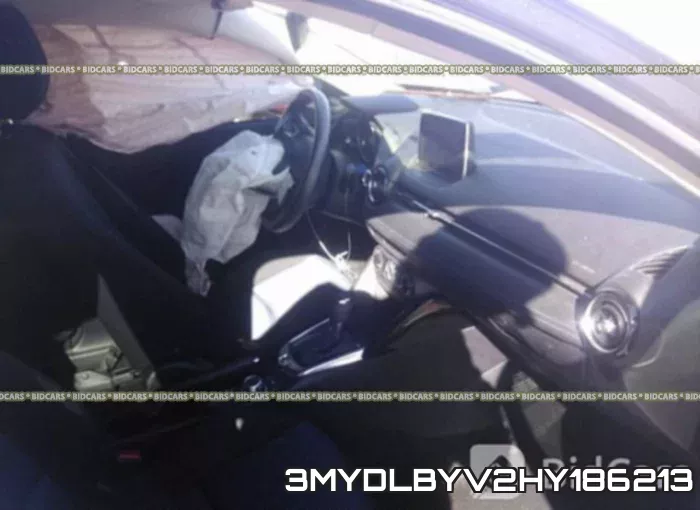 3MYDLBYV2HY186213_5.webp