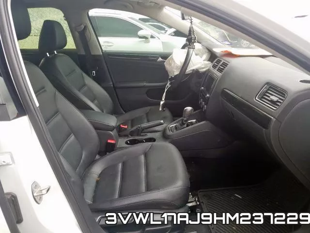 3VWL17AJ9HM237229_5.webp