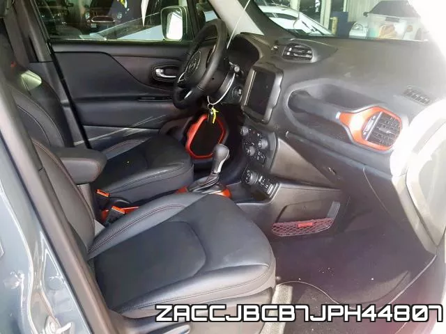 ZACCJBCB7JPH44807_5.webp
