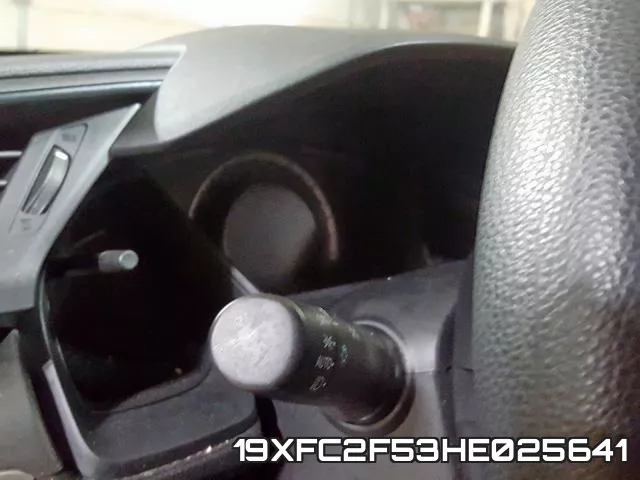 19XFC2F53HE025641_8.webp