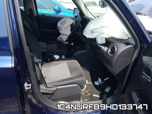 1C4NJRFB9HD133747_5.webp