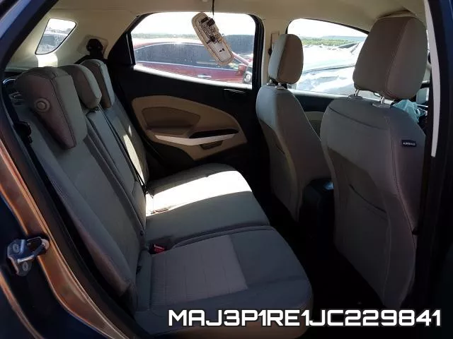 MAJ3P1RE1JC229841_6.webp