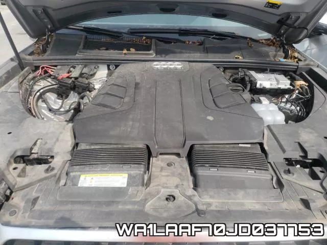 WA1LAAF70JD037753_7.webp